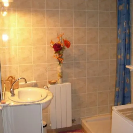 A 15 Mn De Rodez, Agreable Maison De Campagne, Moyrazes